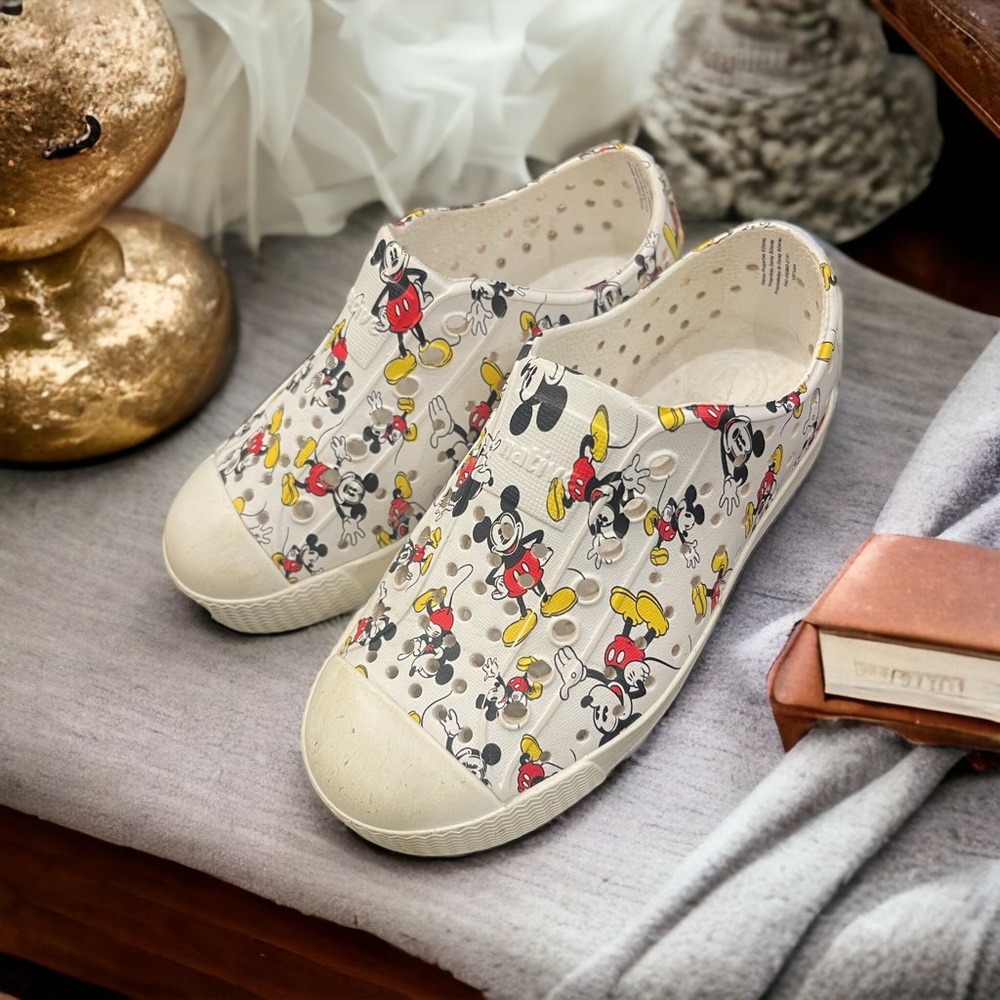 NATIVE x Disney Jefferson Print Slip-On Sneaker